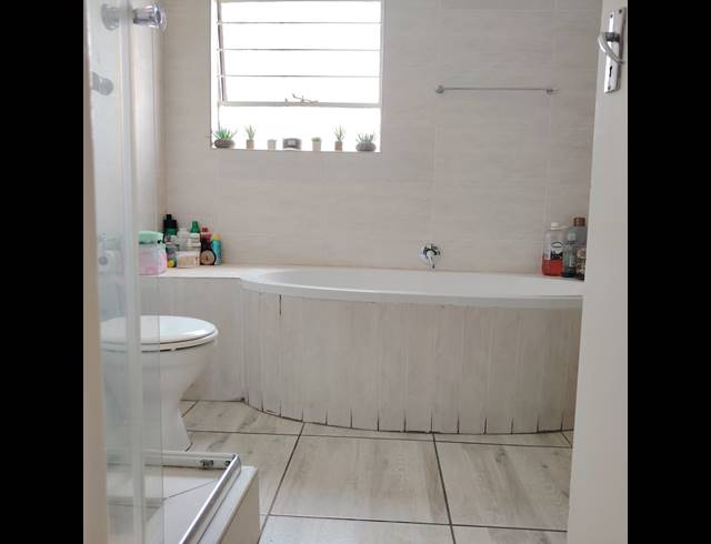 2 BEDROOM APARTMENT FOR SALE IN VORNA VALLEY